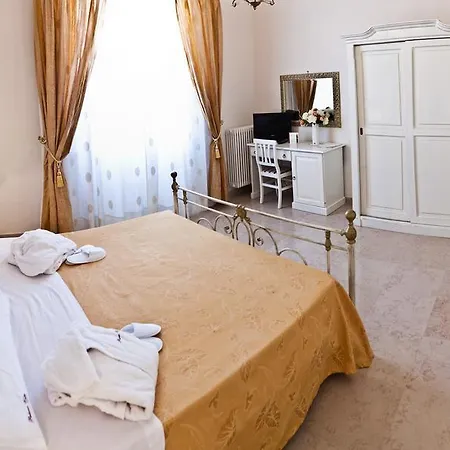 Palazzo Volta Boutique Luxury לינה וארוחת בוקר 4*