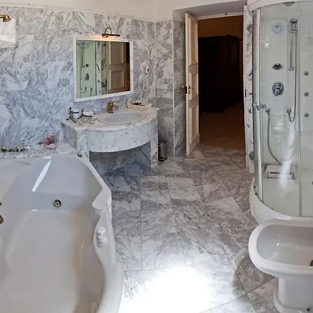 Palazzo Volta Boutique Luxury לינה וארוחת בוקר 4*