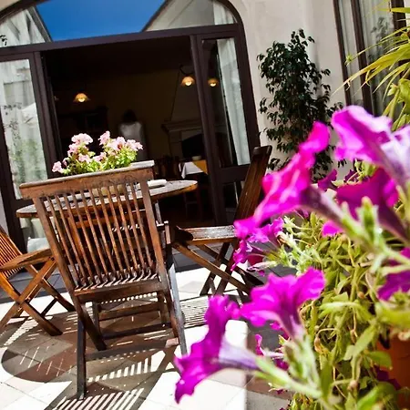 לינה וארוחת בוקר Palazzo Volta Boutique Luxury 4*